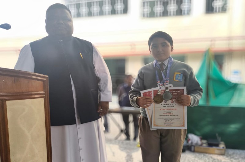 PRIZE DISTRIBUTION CEREMONY (JUNIOR SECTION)