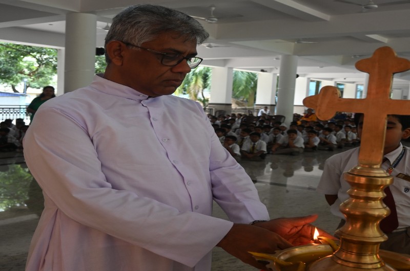 PRIZE DISTRIBUTION (JUNIOR SECTION)